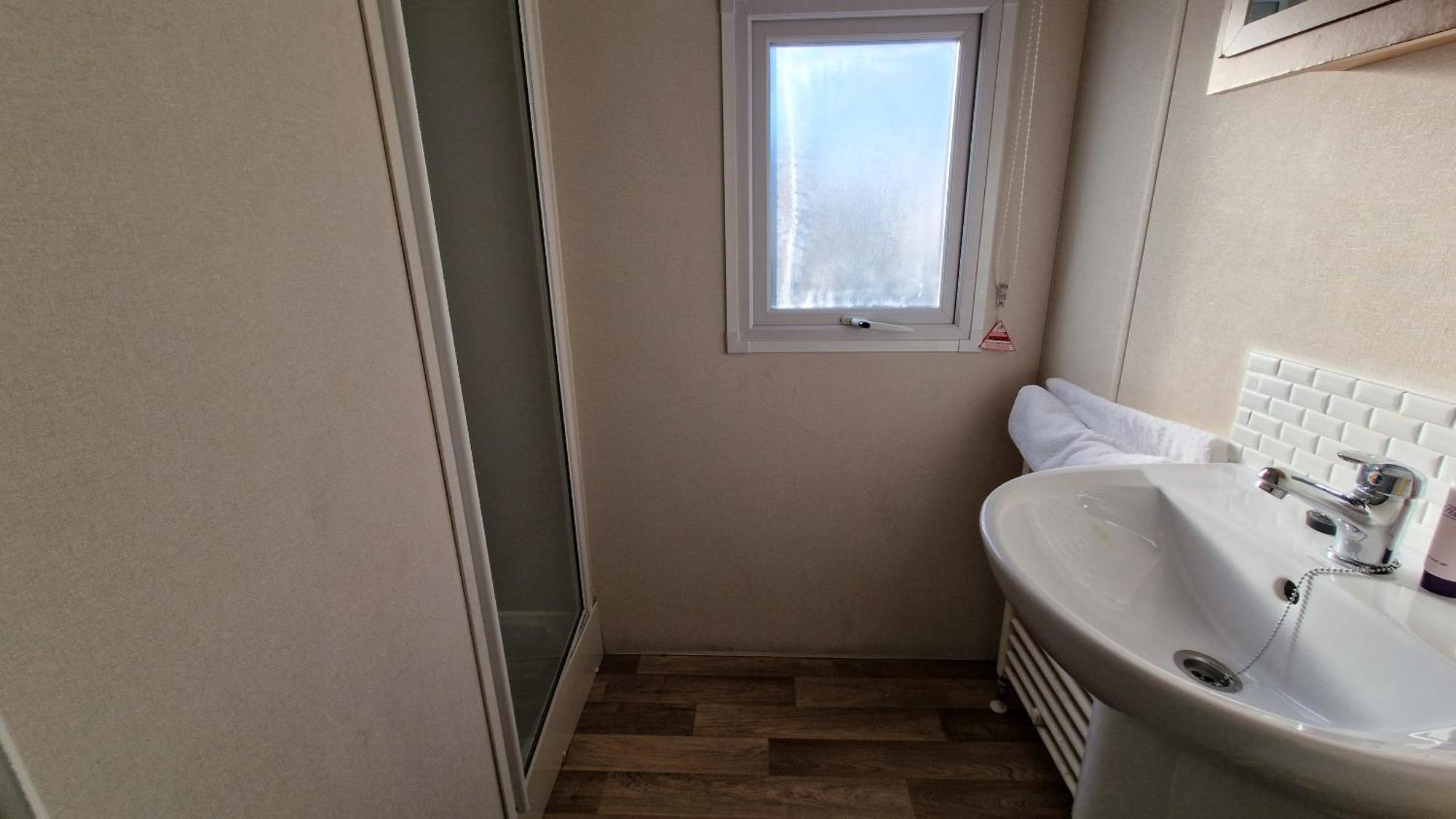 Sea Haven - 4 Bedroom Static Near The Beach Димчърч Екстериор снимка