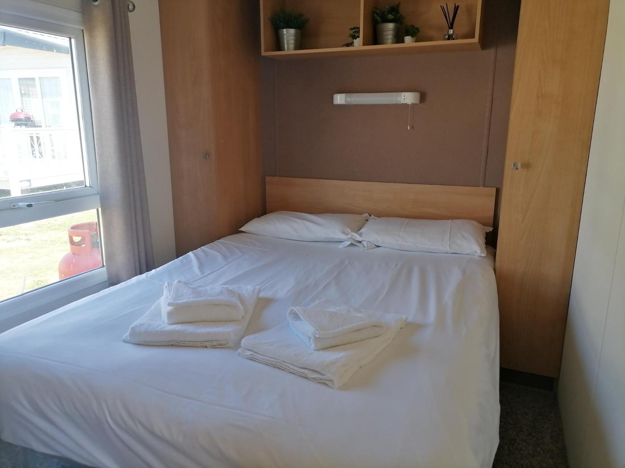 Sea Haven - 4 Bedroom Static Near The Beach Димчърч Екстериор снимка